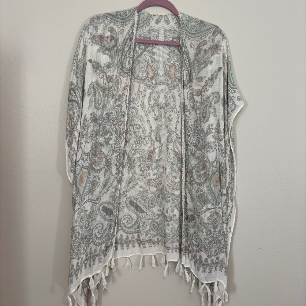Simply Noelle paisley wrap kimono cover up with fringe